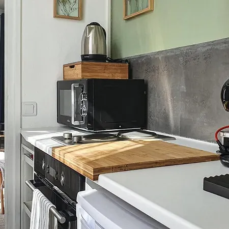 Charmant Studio Apartment *